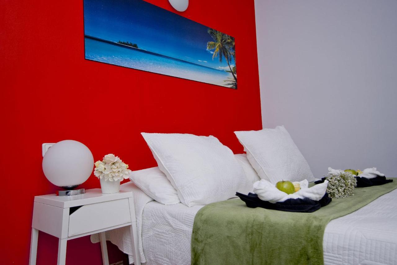 Barcelona City North Hostal Exterior photo